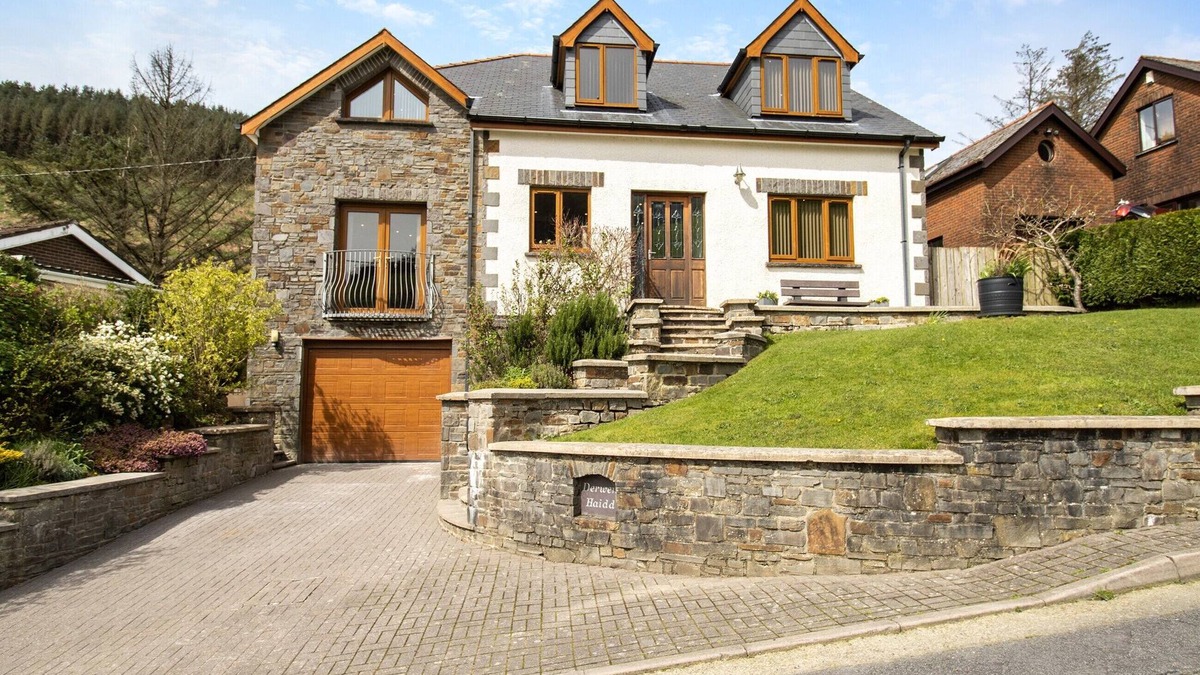 Llanafan Cottage | 5 bedroom accommodation in llanafan/Aberystwyth