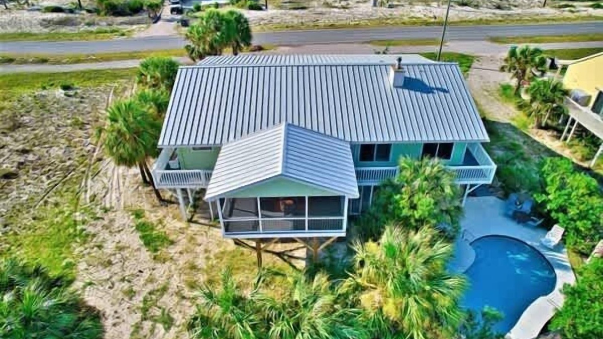 East End House | 5 Bedroom. Heated Pool, Pet Friendly, 4 King SGI