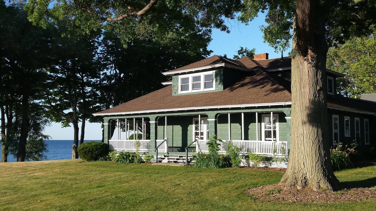 Fancher House | 5 Bedroom Historic Ontario Lakefront Home -The Cottages At Troutburg