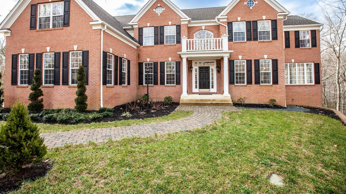Stafford House | 5 Bedroom Home with Pool & Hotub