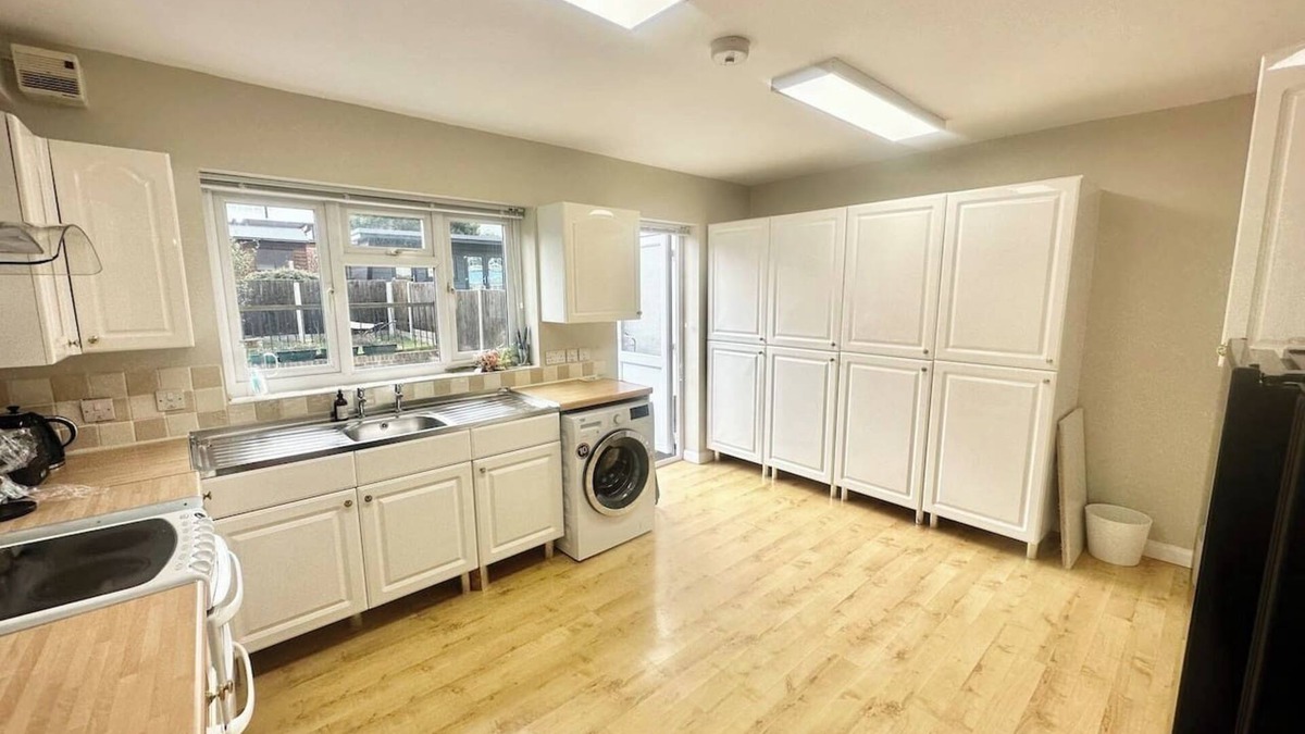 Colyers House | 5 Bedroom house in DA7