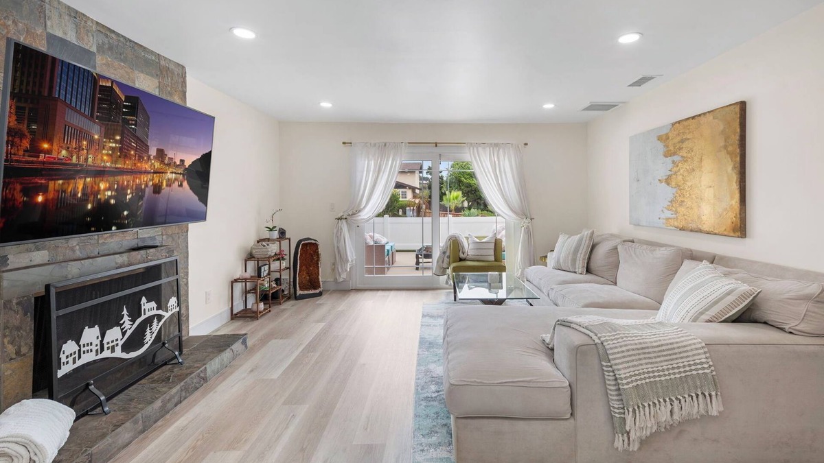 University City House | 5 bedroom house in marvelous San Diego with AC, WiFi. Enjoy your stay