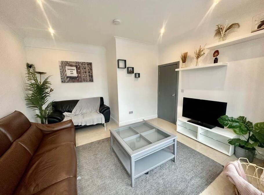 Lewisham House | 5 bedroom House SE6