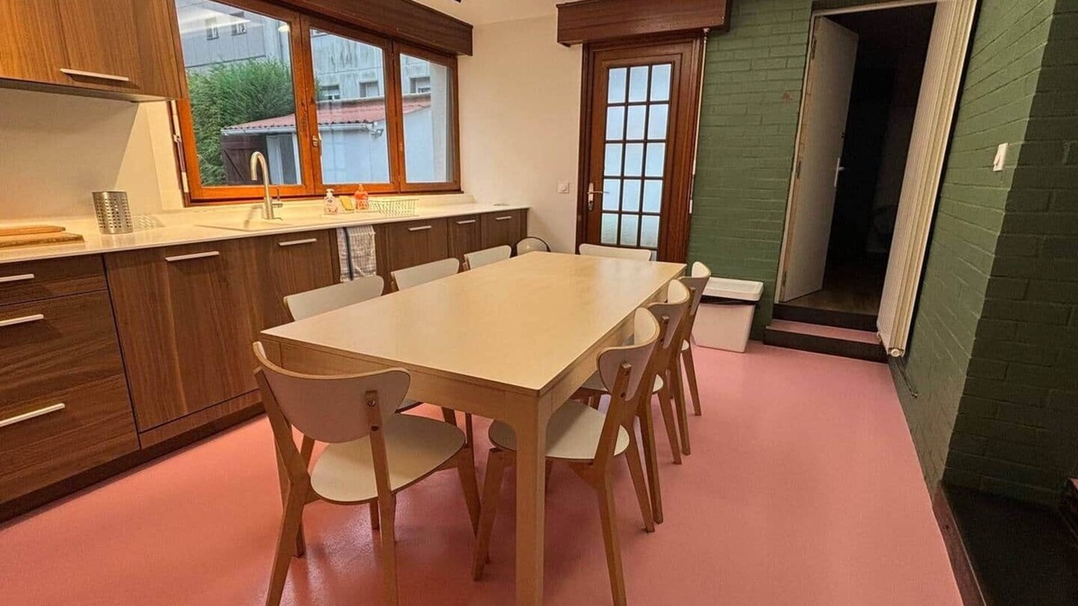 Arras House | 5-bedroom house with free parking