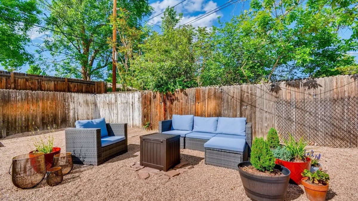 Columbine Valley House | 5 Bedroom House with Crib - Walk to Downtown Littleton!