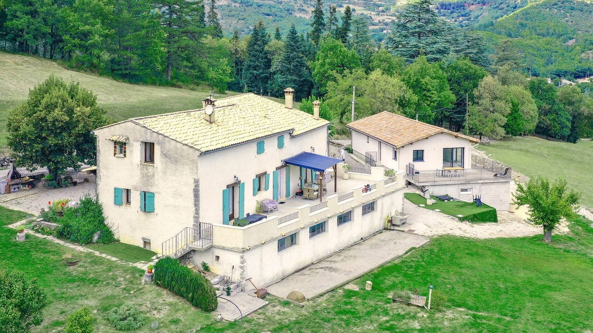 Noyers-sur-Jabron House | 5 bedroom nice home in Noyers-sur-Jabron