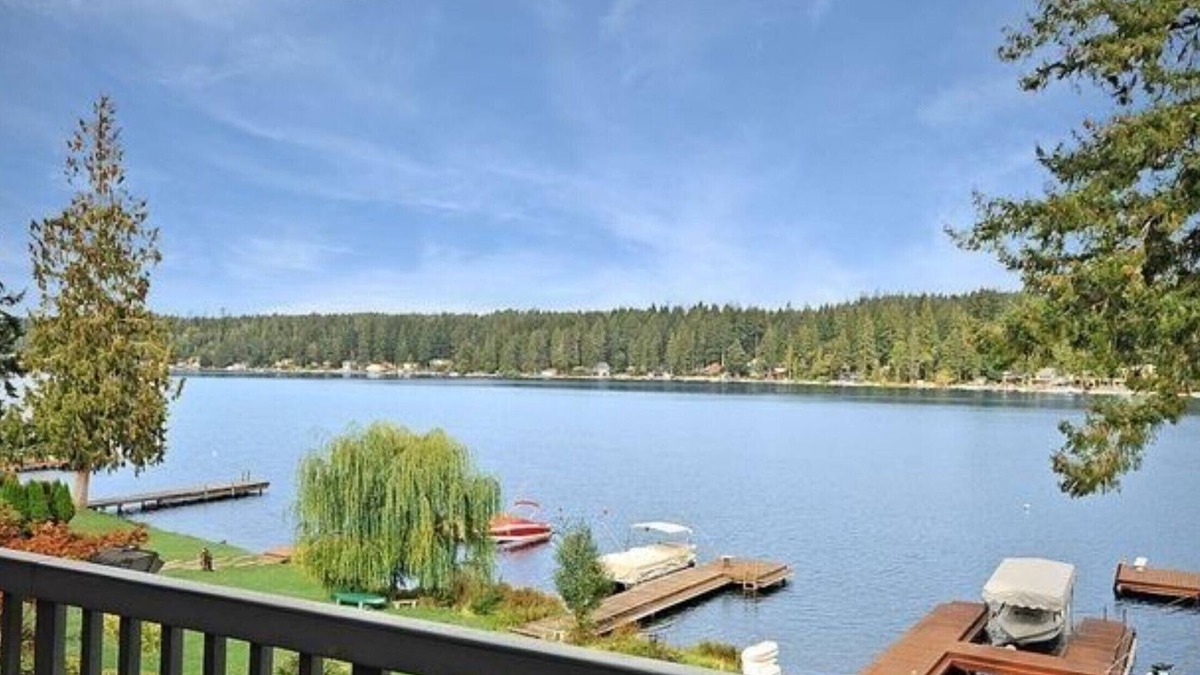 Grapeview House | 5-Bedroom Plus Sleeper Rm above Garage, 2 1/2 baths ~ Mason Lake Waterfront Home