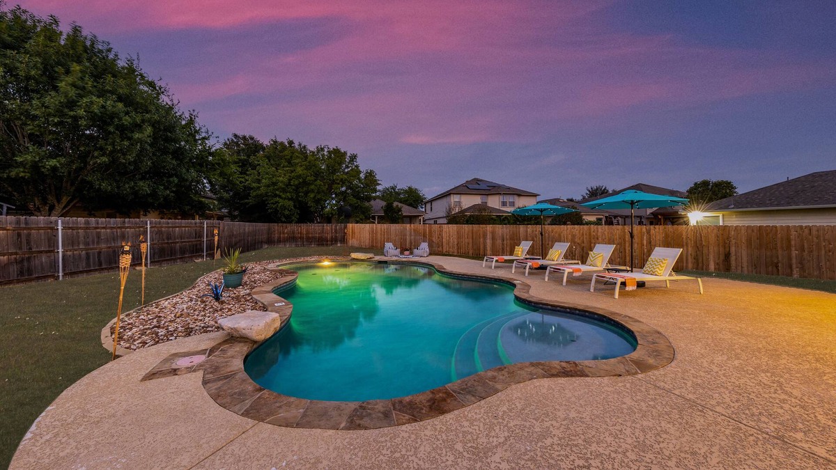 Cibolo House | 5 Bedroom ~Pool ~River Float ~Large Yard, near New Braunfels & S.A.
