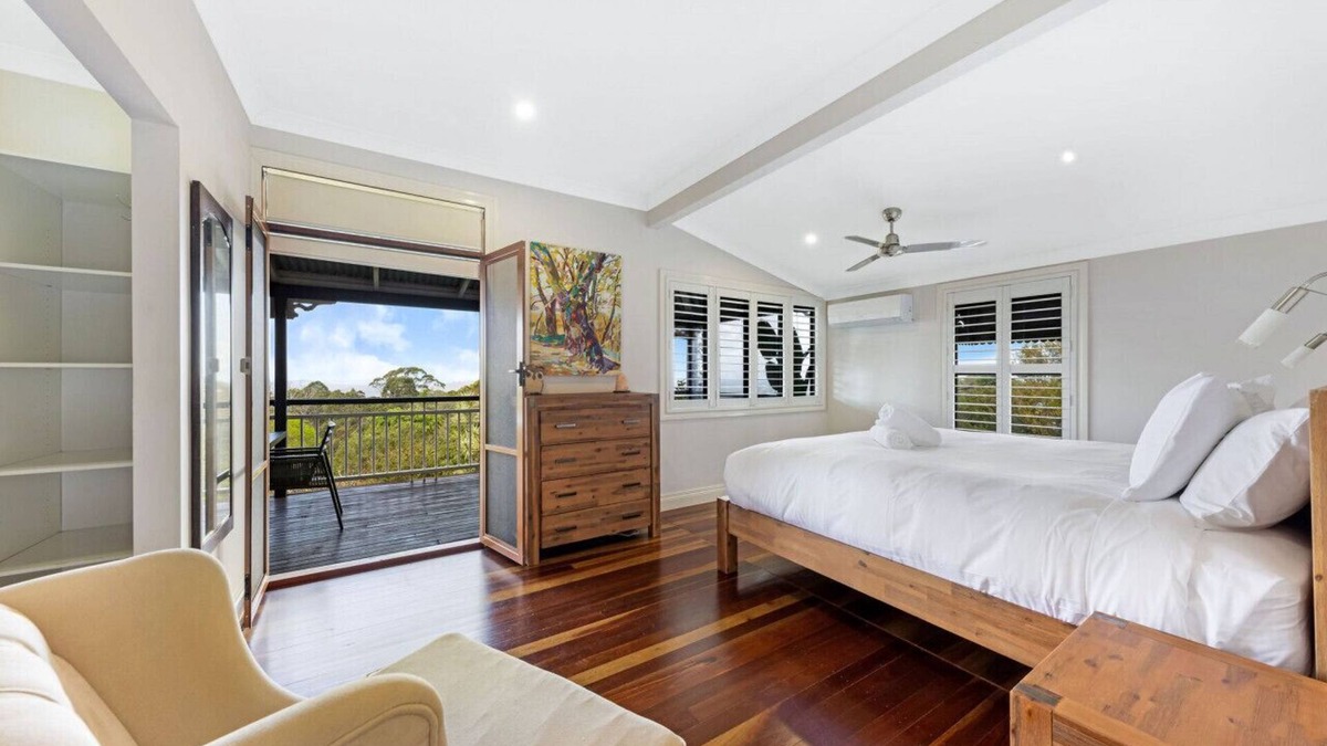 Mount Mellum House | 5 Bedroom QLDer with pool, fireplace and 50km of stunning views