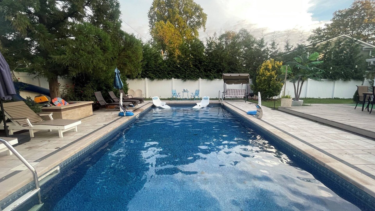 Jericho House | 5 Bedroom Ryder Cup home. 13 minutes. 9 miles to Ryder Cup.