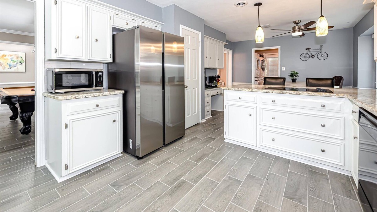 Bammel House | 5-Bedroom Sanctuary w Pool: 25 Mins Downtown SC
