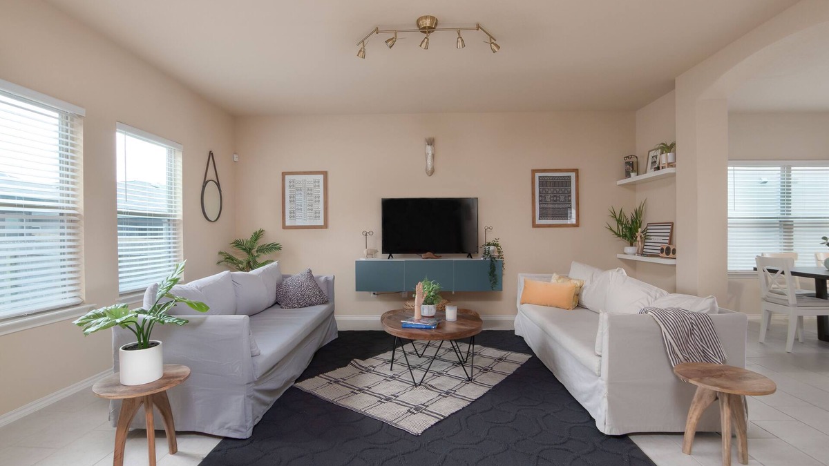 San Antonio House | 5 Bedroom, Spacious, Quiet Home Ideal for Families & Professionals Pet-Free