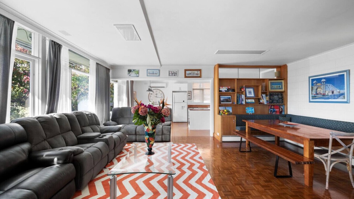 Highett Condo | 5-bedroom suite w/private kitchen & bathrooms