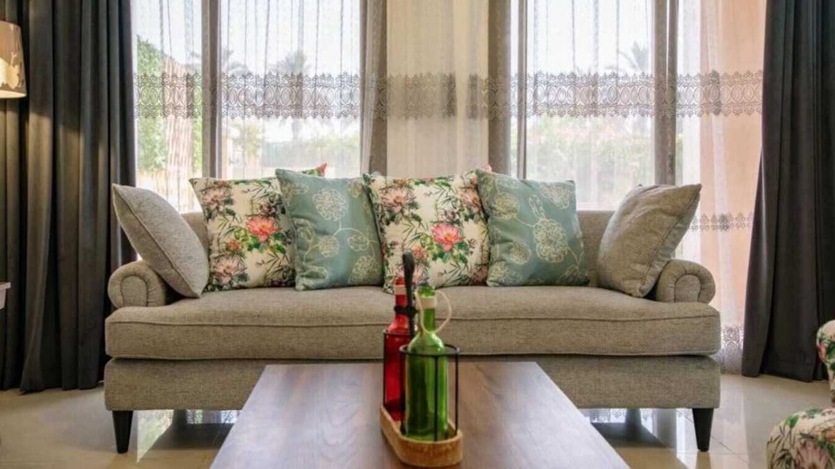 Al Hamra Village Villa | 5 Bedroom Villa with private swimming pool