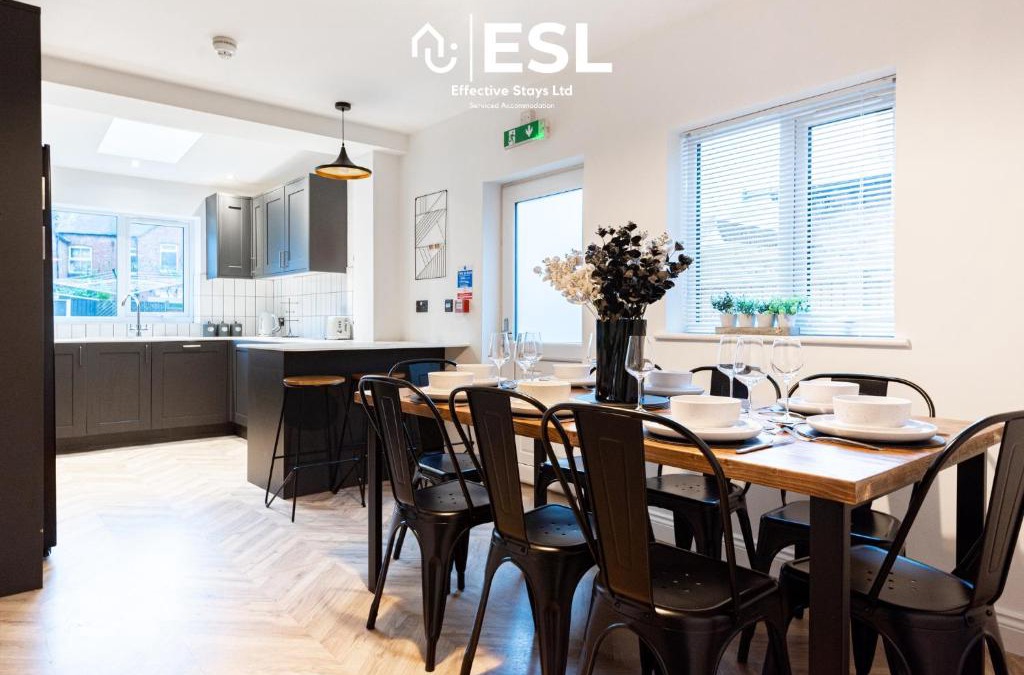 Shrewsbury House | 5 Bedroom Victorian Town House - Perfect for Contractors and Family Groups
