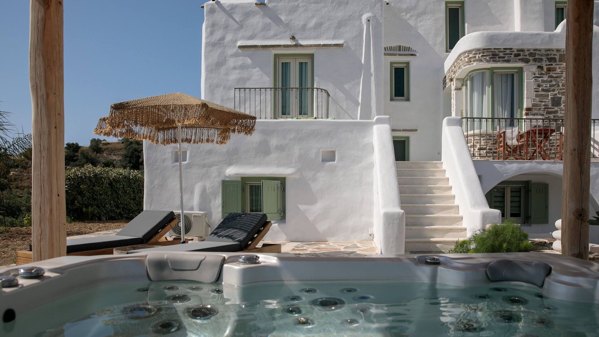 Naxos Villa | 5 Bedroom Villa in Potamia, Naxos Island Private Jacuzzi