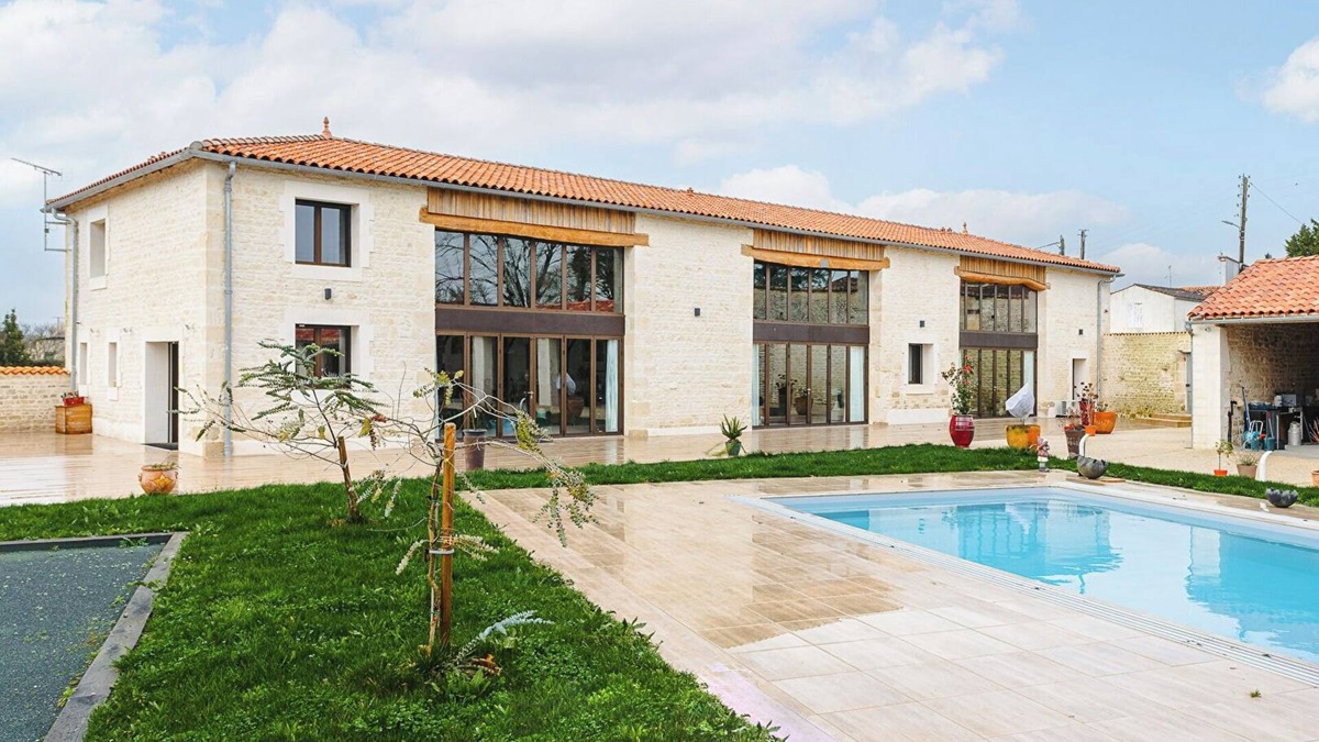 Marsais Villa | 5 Bedroom Villa in Marsais