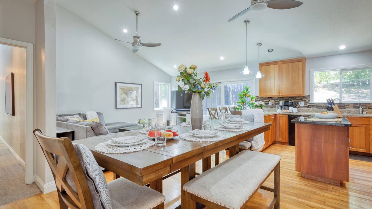 Montgomery Village House | 5 Bedroom wine Country Home, Grill, Hot Tub, Granny unit in Santa Rosa