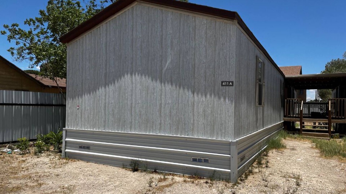 Monahans House | 5 Bedroom Work Trailer