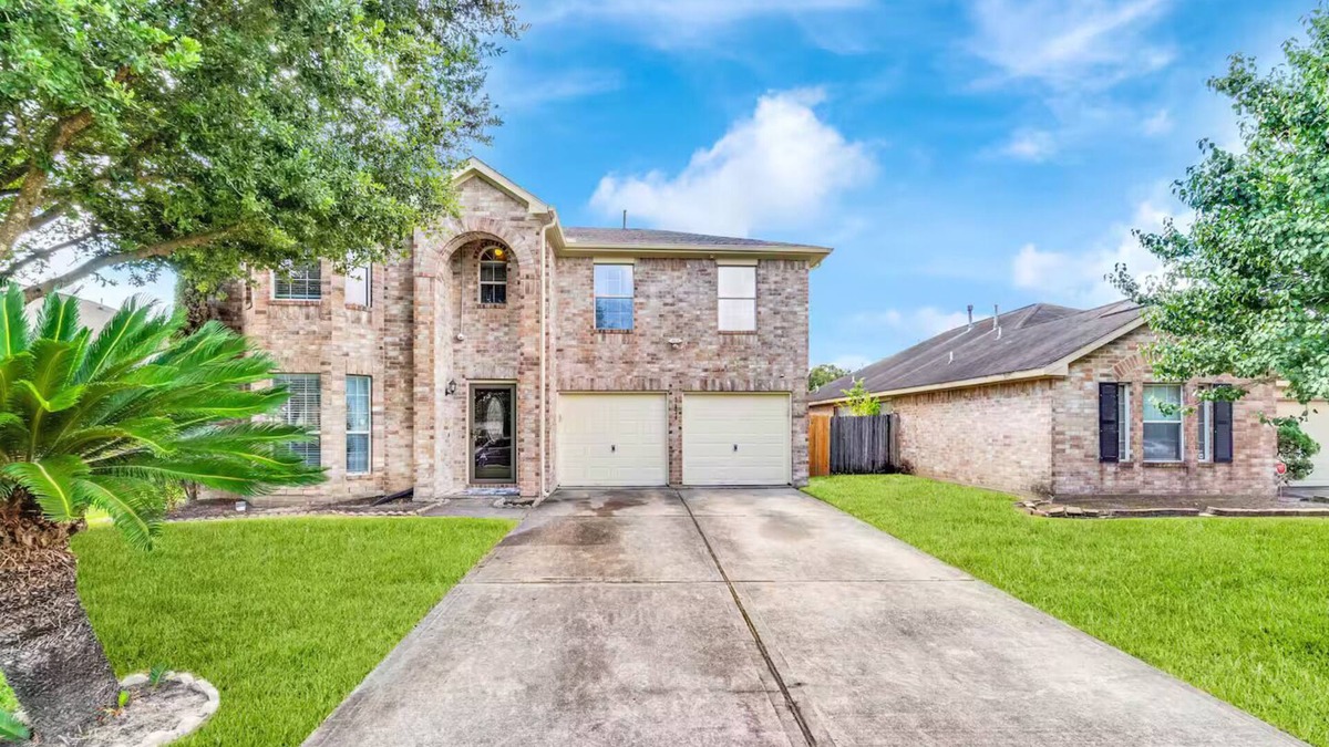 Houston House | 5 bedrooms Luxury House. Sleeps 16 people