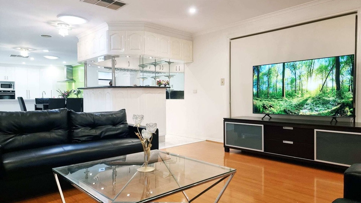 Sunshine West House | 5 bedrooms Spacious home