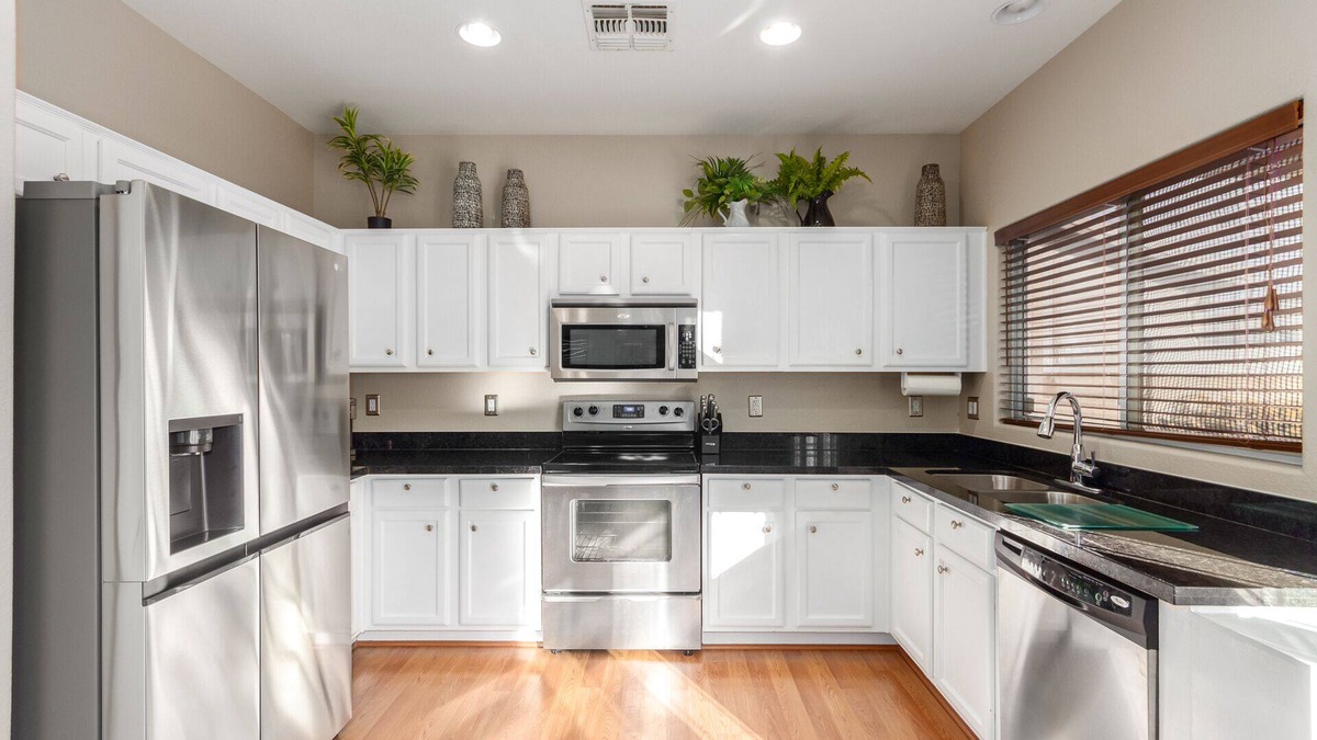 Avondale House | 5 bedrooms with pool near MLB Baseball Parks, NFL Football Stadium & NASCAR