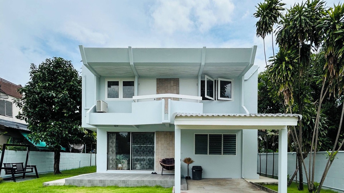Suan Luang House | 5 beds 452sqm. Private garden Pet friendly angle with CCTV