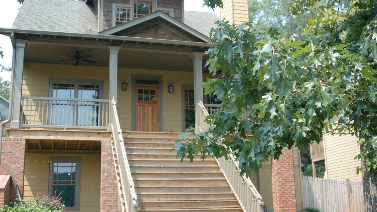 Belvedere Park House | 5 BR/3 BA for MidTerm or Long Term! InLaw Suite! Privacy fence! Jet Tub! Garage!