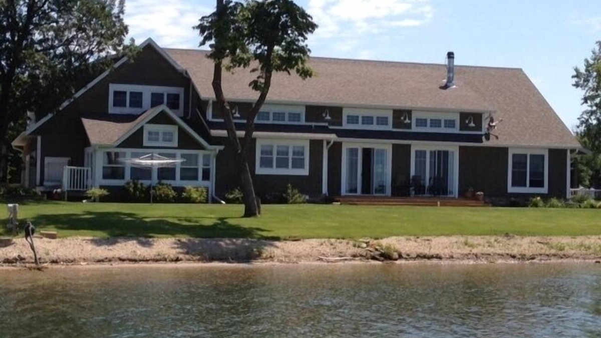 Alexandria House | 5 BR Lakefront Home On Beautiful Lake Ida - Family Fun Or Executive Retreat