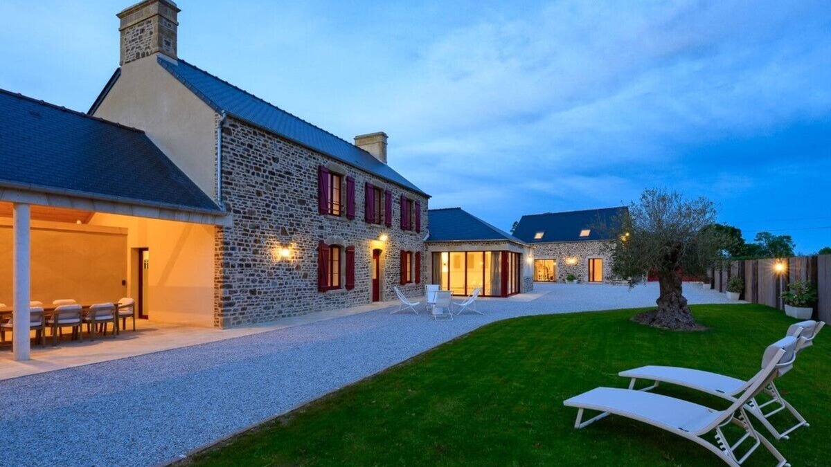 Saint-Sauveur-le-Vicomte House | 5* gîte in the Cotentin region indoor pool spa gym games room