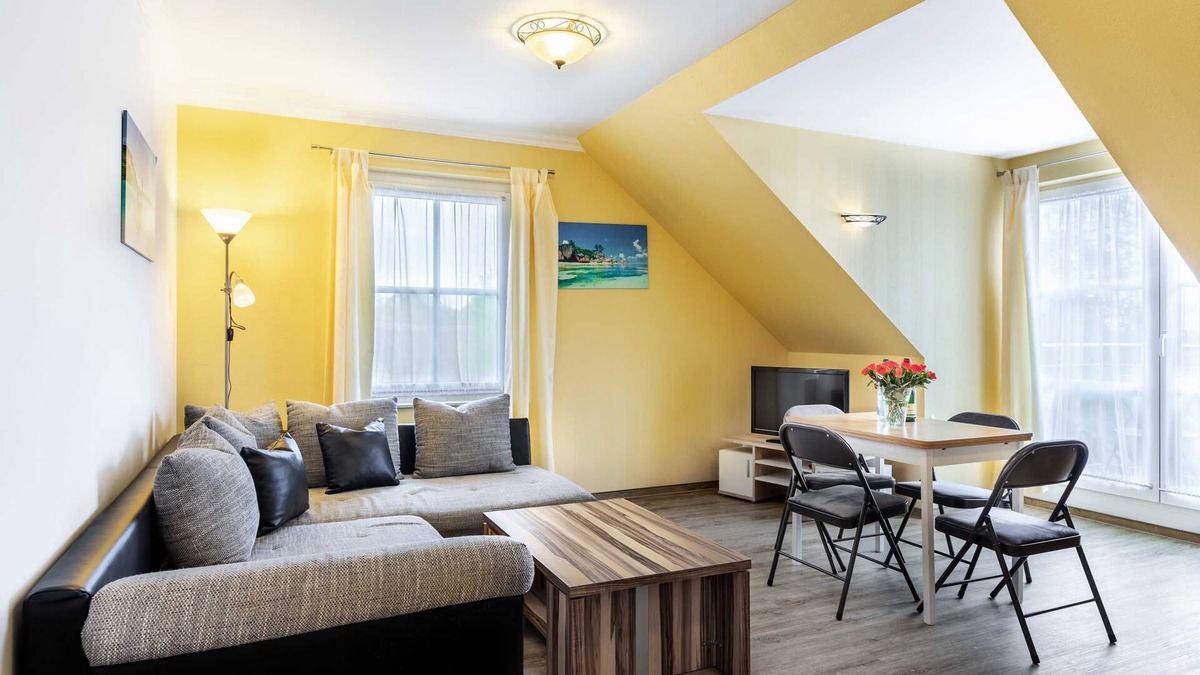 Pepelow Apartment | (5) Hanna, 2-room apartment, loggia, upper floor - Ostseeferienhaus Drachenflieger Pepelow