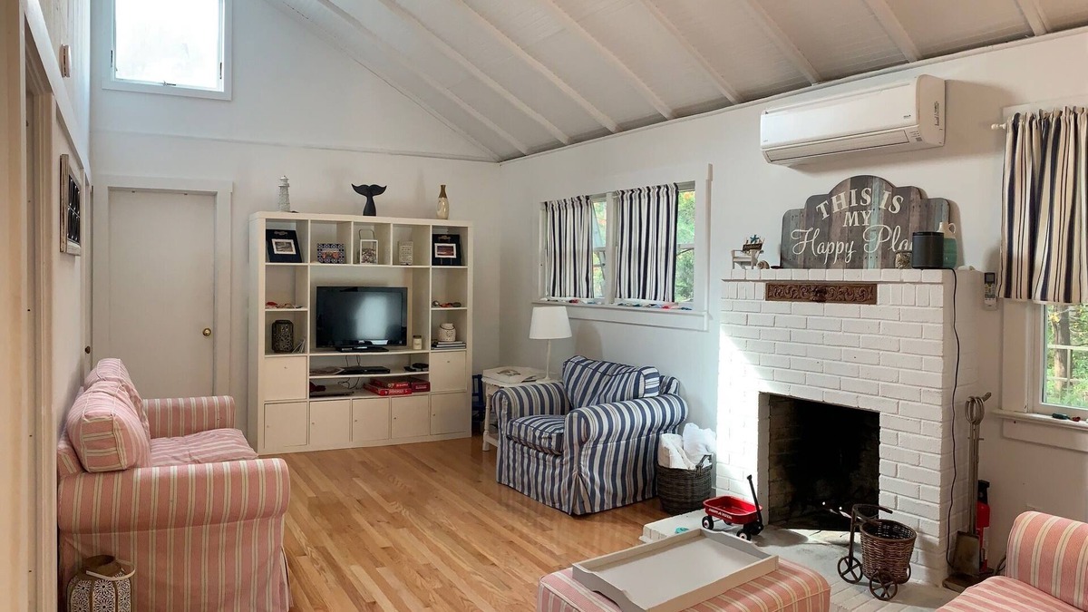 Ocean Beach House | 5 Houses from beach- AC in every room! Hot tub/outdoor shower