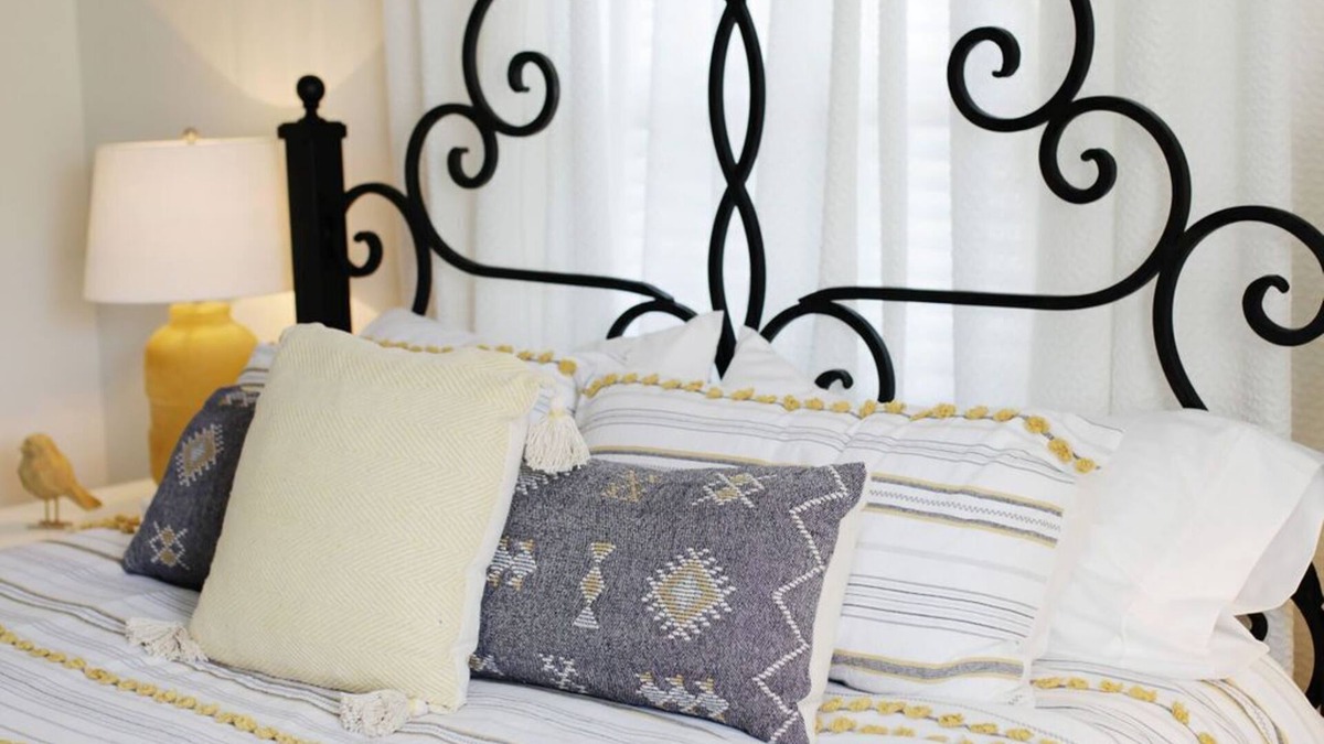 Knoxville House | 5 KING BEDS/2 PULLOUT COUCHES/2800 SQ FT - close to everything