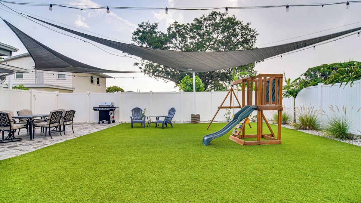 Bay Crest Park House | 5 Mi to Beach: Tampa Retreat w/Furnished Lanai!