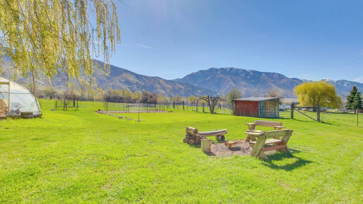 North Logan House | 5 Mi to Downtown Logan: Scenic Retreat w/Patio
