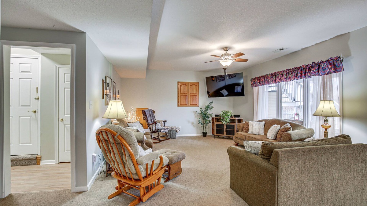 Jackson County Apartment | 5 Mi to Fort Osage: Quiet Countryside Studio