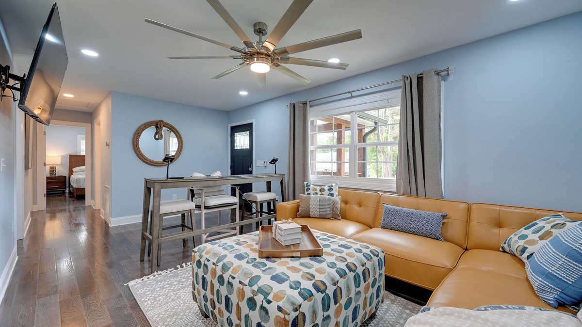 Midway House | 5 Mi to Lake Thom-A-Lex: Pet-Friendly Retreat