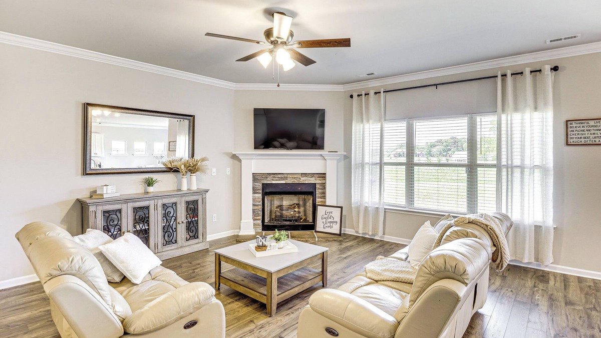 Athens House | 5 Mi to The Square: Athens Home w/Pool Access!
