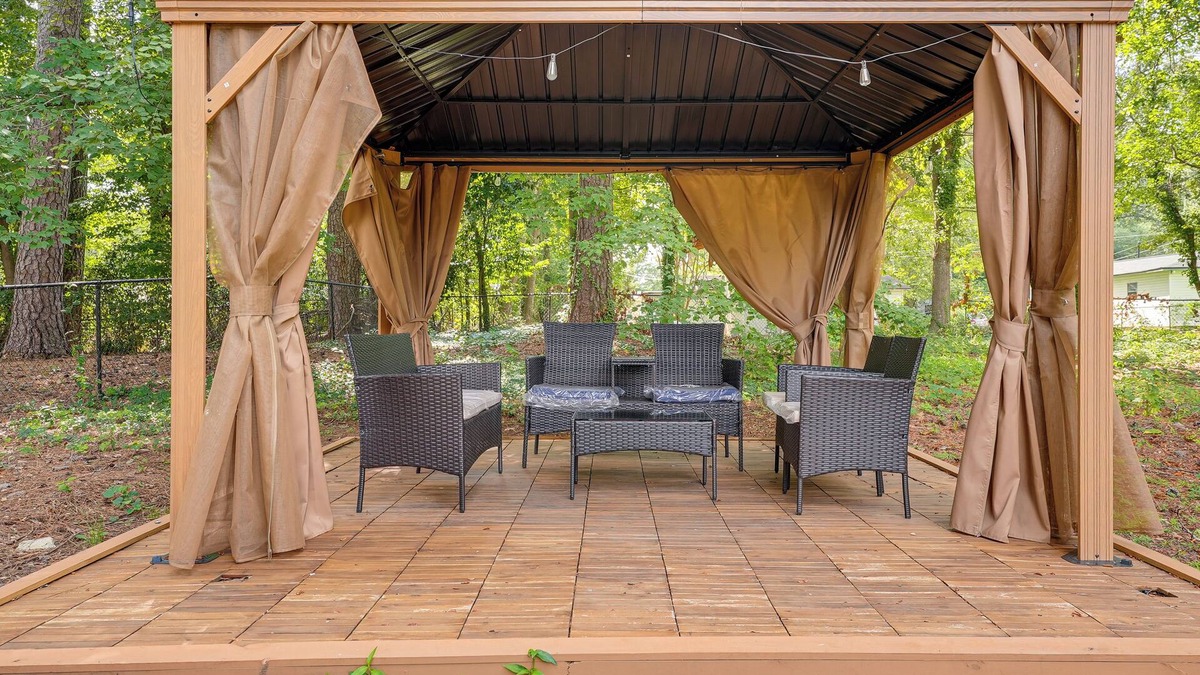Marietta Cottage | 5 Mi to Town: Pet-friendly Retreat in Marietta!
