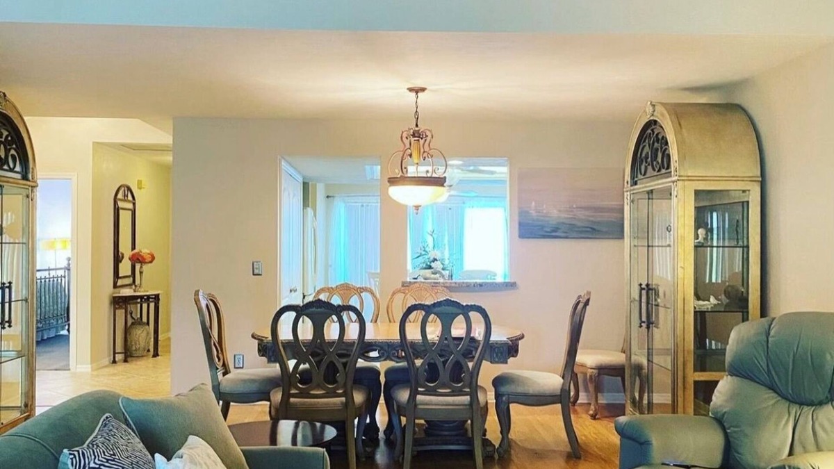 Gleneagles House | 5 miles from downtown Naples 5th Avenue!