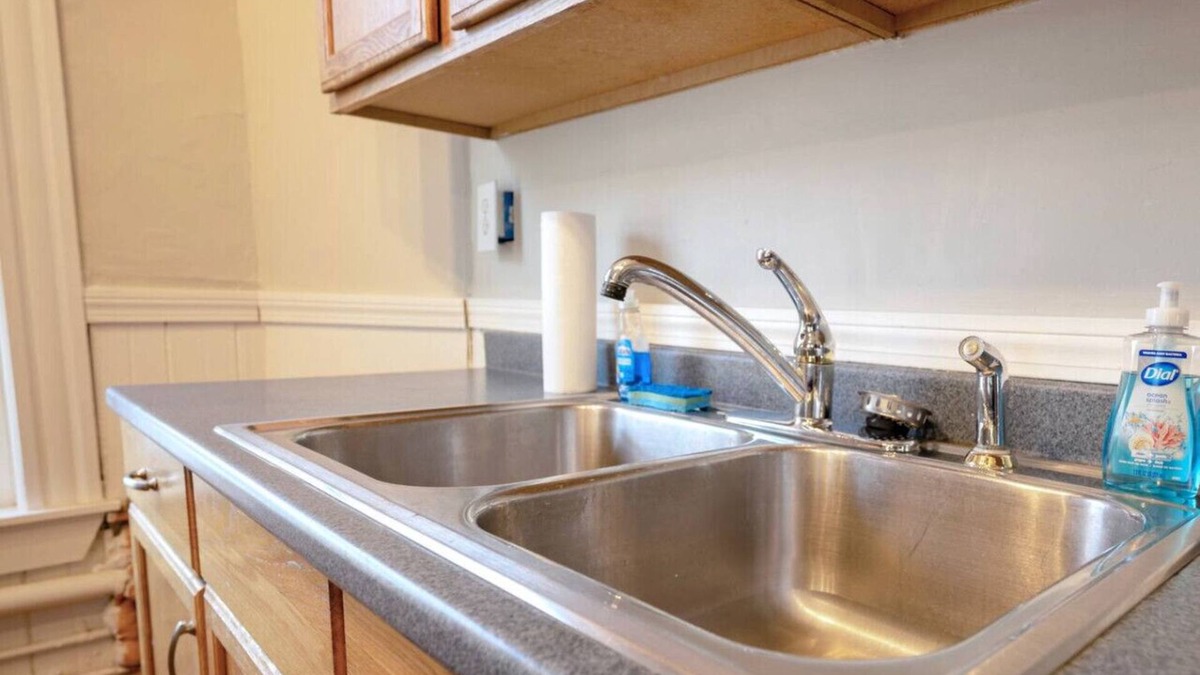 Beverly Apartment | 5 Min to Salem~Comfy King Beds