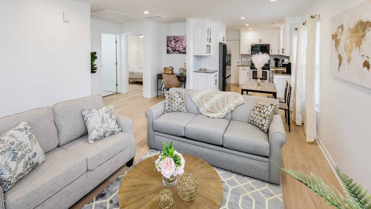 Mount Mourne House | 5 min Walk to DT Davidson| Firepit, Pet Friendly