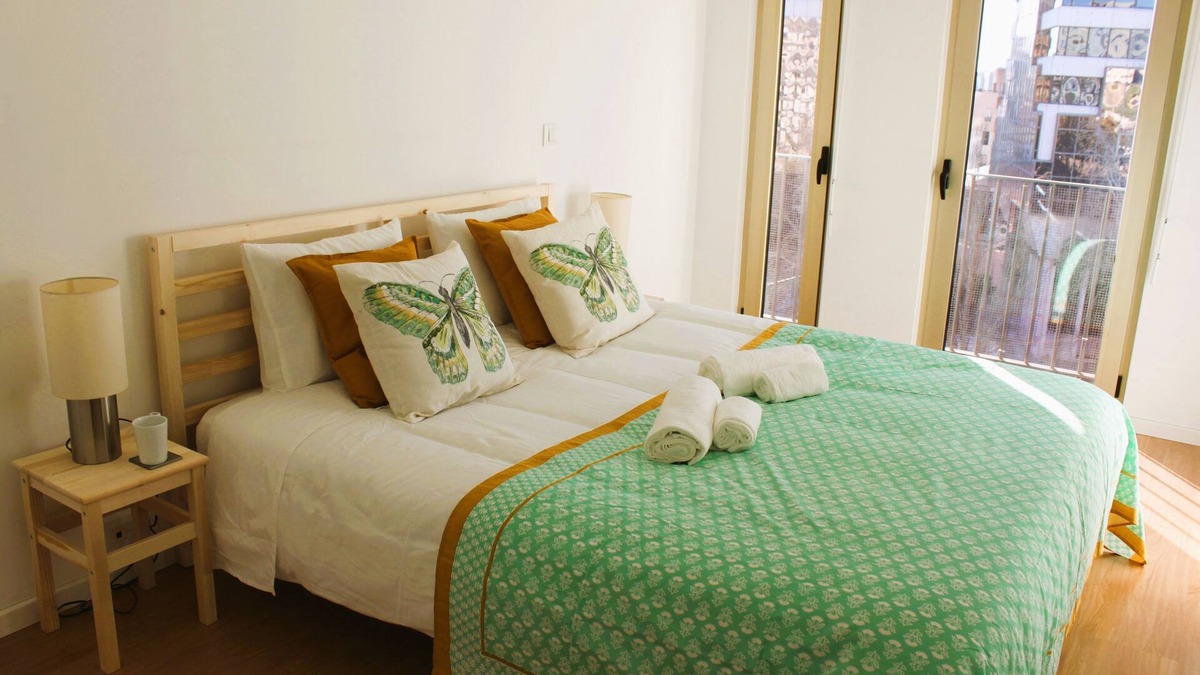 Falca Apartment | 5 min walk to subway with free parking