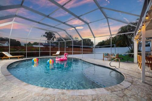 Boca Ciega Ridge House | 5 Mins 2 Beach~Golf Simulator~Heated Pool~Gameroom