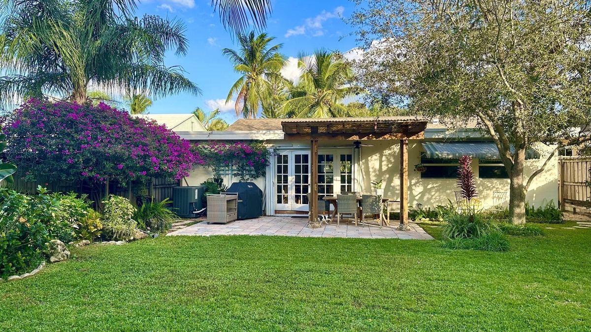 Parrot Cove House | 5 Mins to Beach and Golf, 20 mins to Wellington!