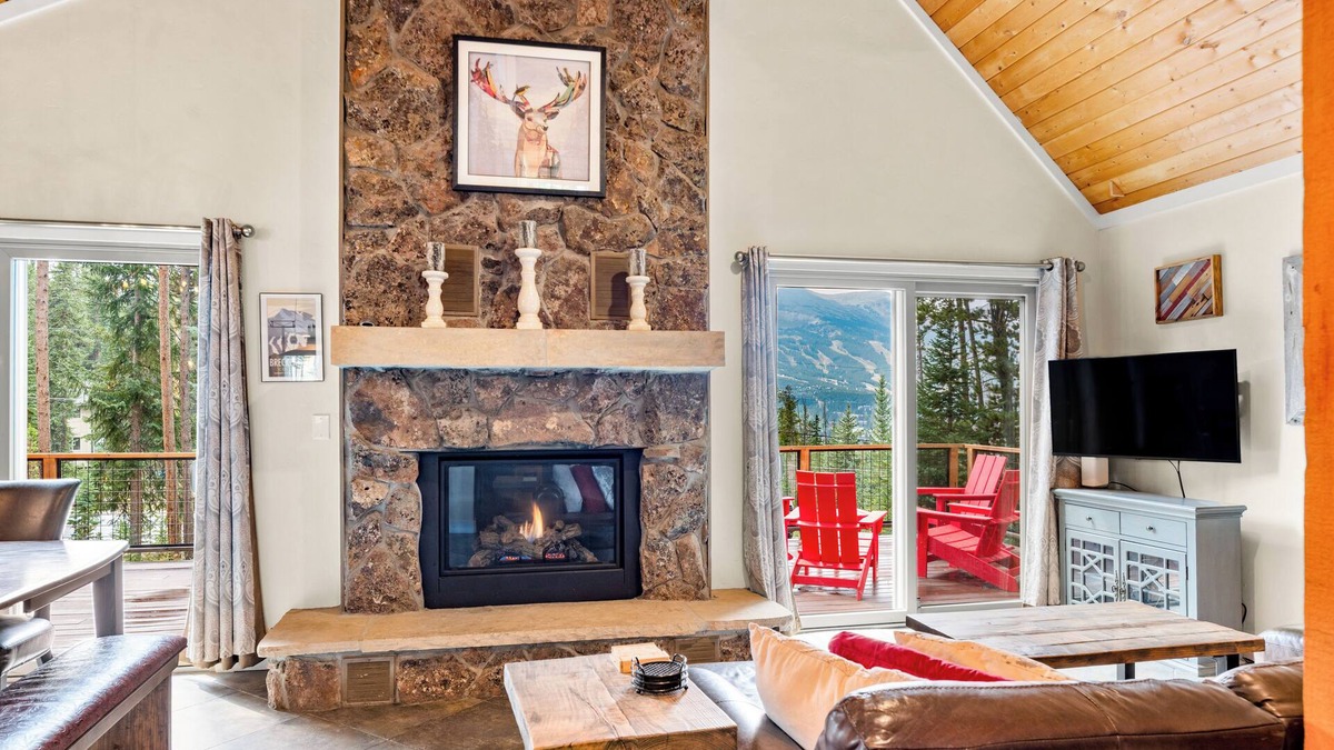 Breckenridge Heights House | 5 mins to Breck, Mtn View, Hikes Galore!