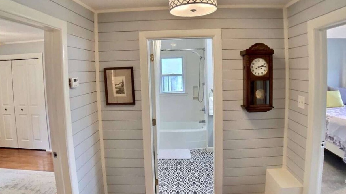 Berryville House | 5 mins to Kings River access, 4 BR, Fire Pit, Full Kitchen