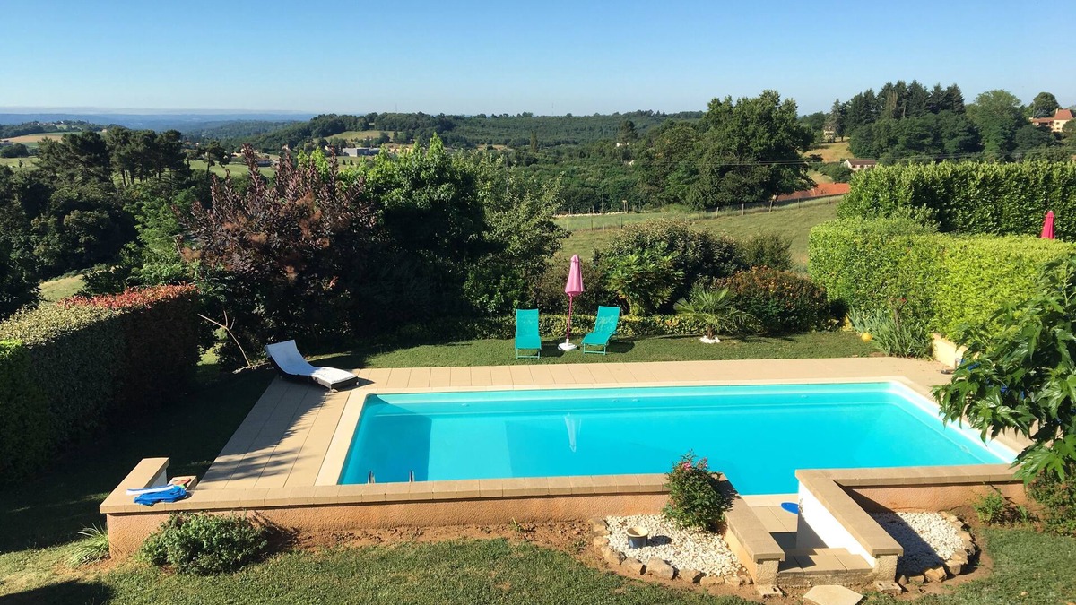 Marcillac-Saint-Quentin Apartment | 5 minutes from Sarlat, studio with swimming pool