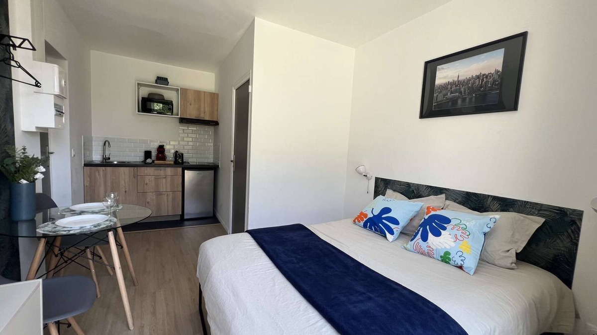 Chatellerault Apartment | 5-minute walk from TGV station