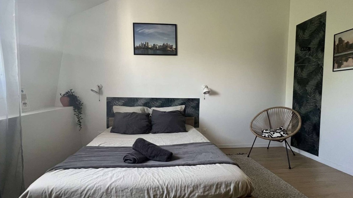 Chatellerault Apartment | 5-minute walk from TGV station
